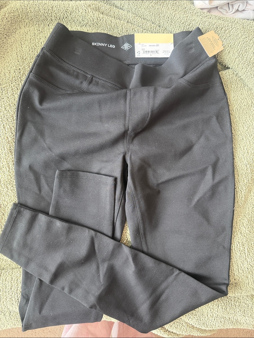 Black business pants. With Skinny Leg Bottoms